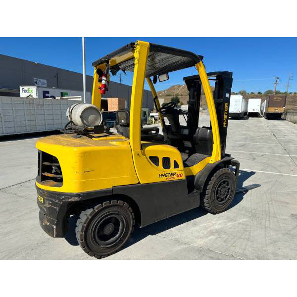 2015 Hyster H80FT Forklift – 8,000 lb Capacity | Like New Condition