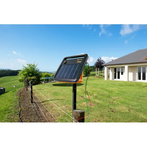 S100 Solar Fence Energizer